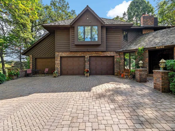 8250 Havelock Ct, Apple Valley, MN 55124