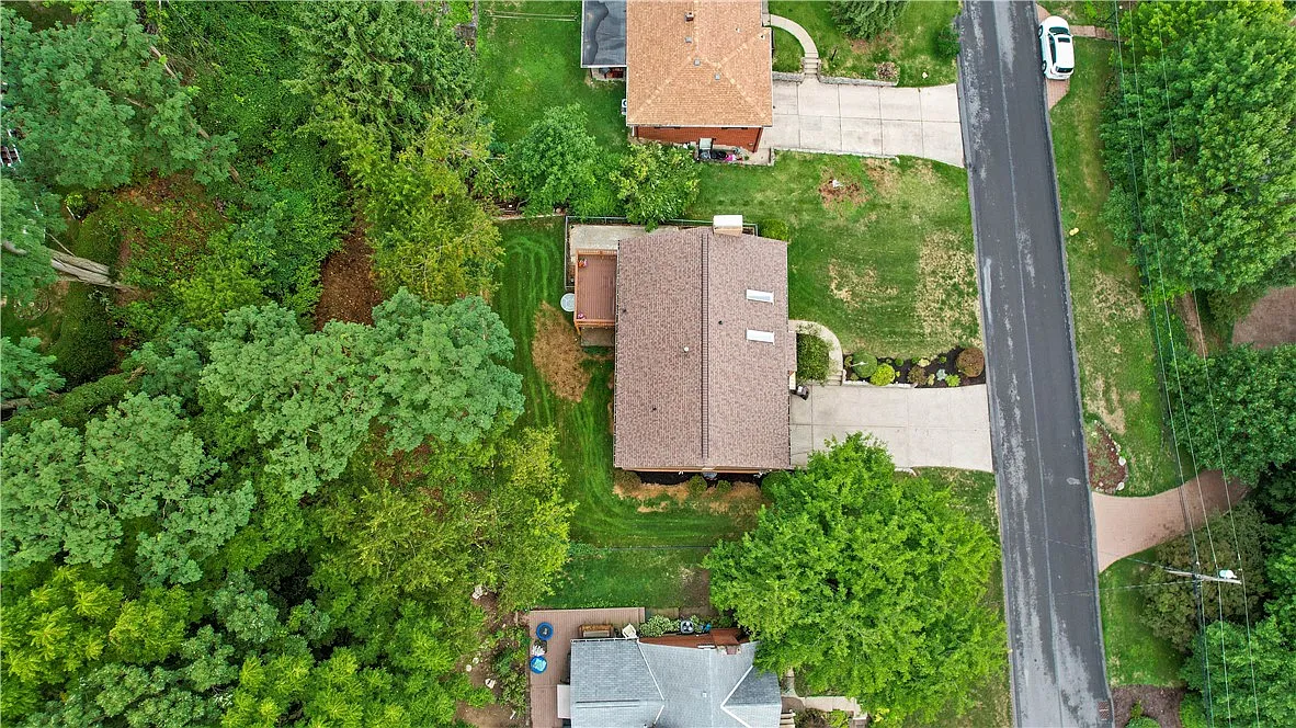 5 bed, 2699 sqft, $3,700 — Photo 4