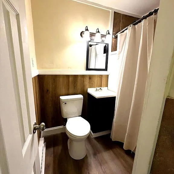 403 Denver Ct — Photo 10