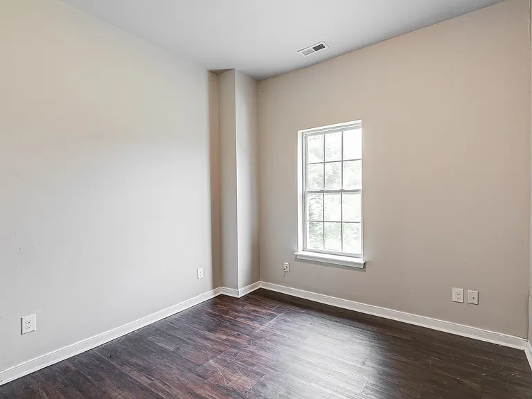 2413 Lamb Ave #1 — Photo 7