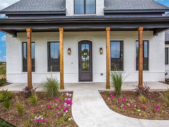4th image of 3325 Sandpiper Cir