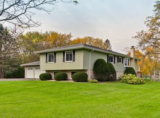 21670 N Countryside Ln, Barrington, IL 60010