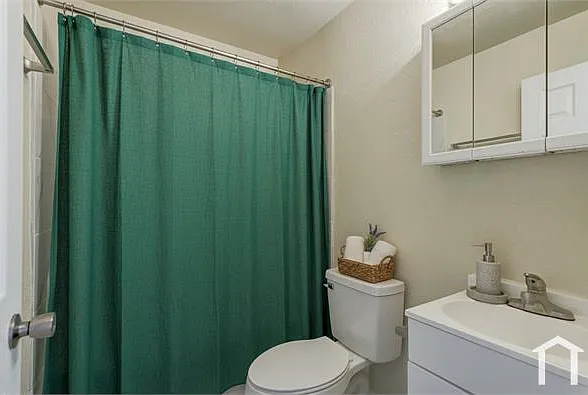 1517 Halifax St — Photo 5