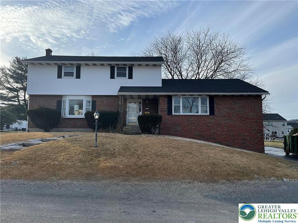1st image of 36 Hillside Dr