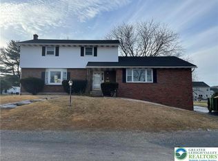 36 Hillside Dr, Coopersburg, PA 18036