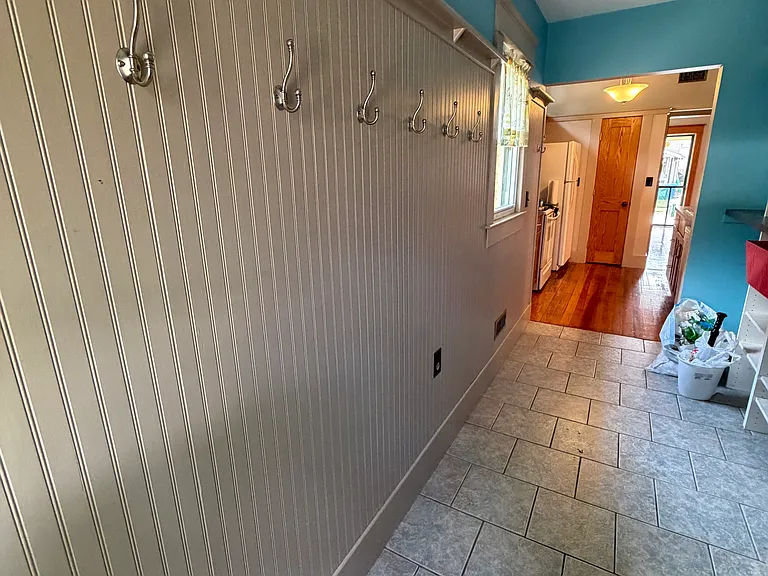 139 Leslie St — Photo 15