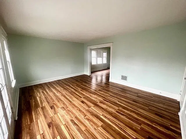 261 Sterling Ave — Photo 3