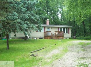 7697 Hartel Rd, Grand Ledge, MI 48837