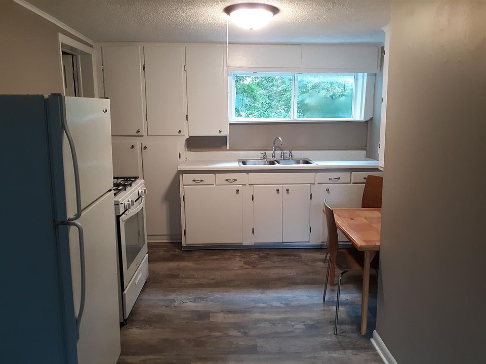 1st image of 227 1/2 S Lincoln St