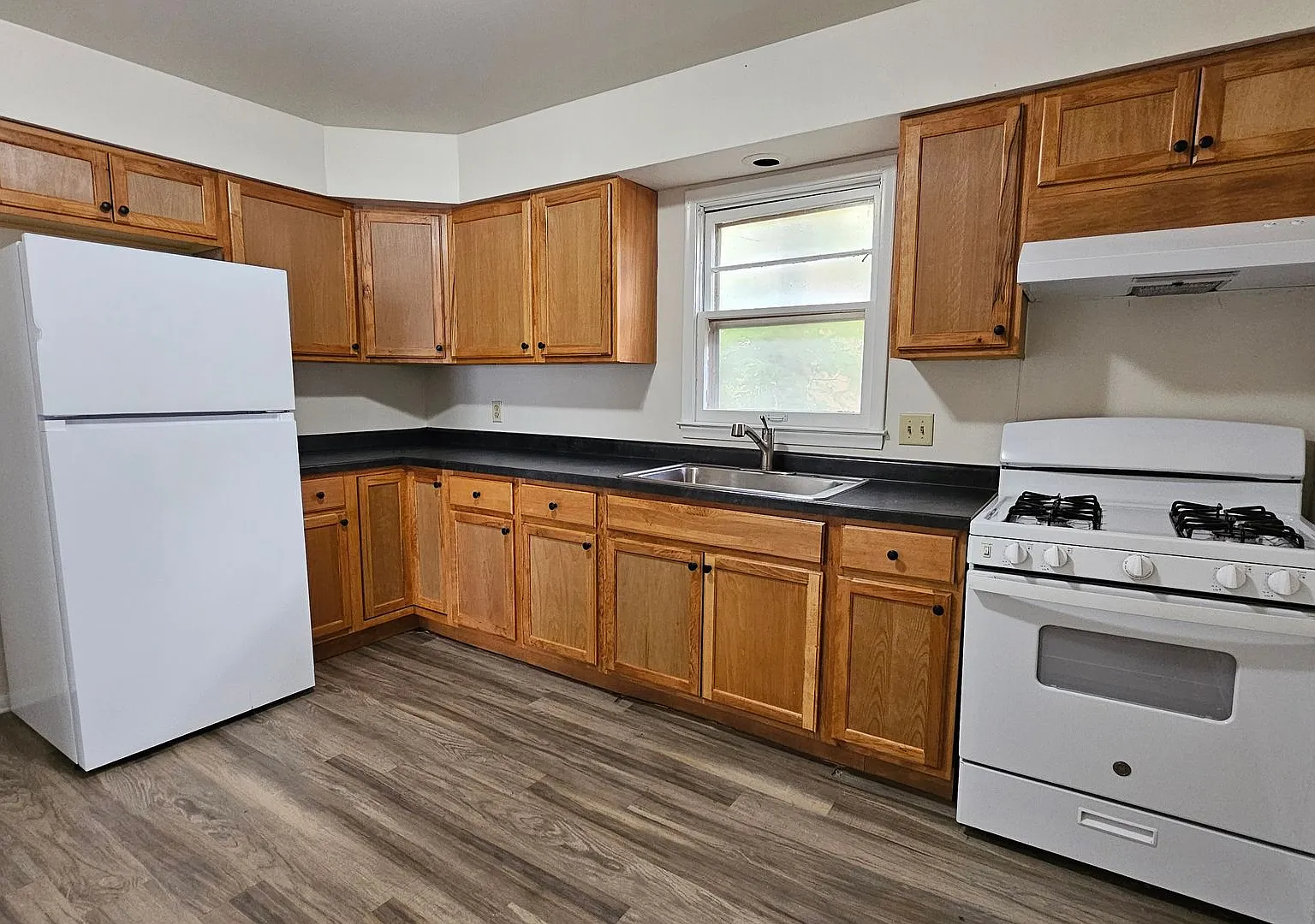 Affordable Apartment Community Comfortable Living in a Convenient Location — Photo 2