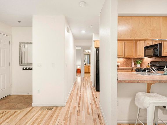 5th image of 1065 Laramie Blvd #B