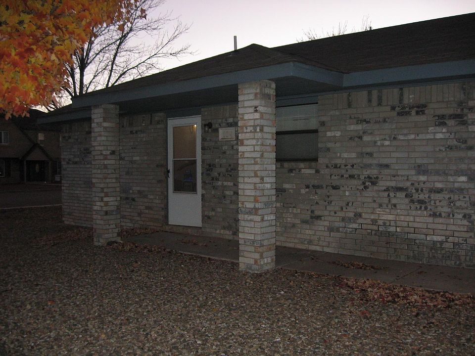 1st image of 104 Chanticleer Pl