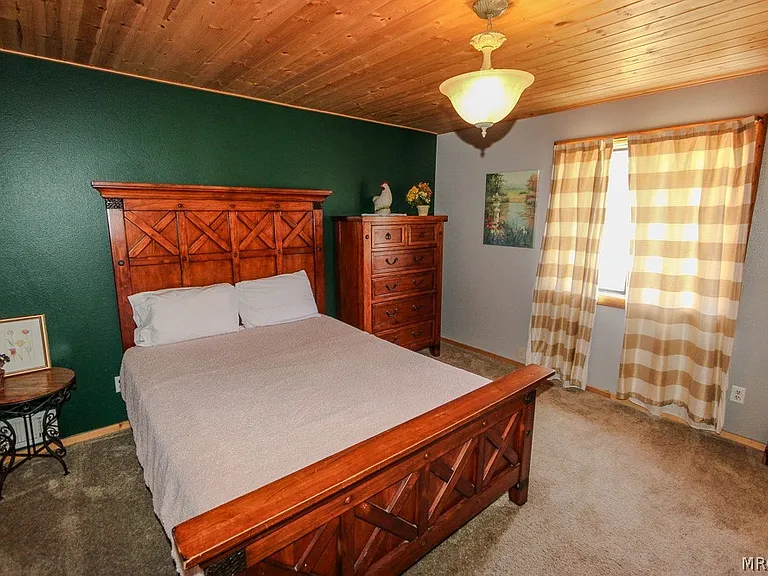 46784 Pioneertown Rd — Photo 39