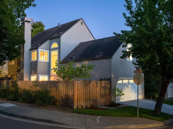 1372 Meadow Court, Healdsburg, CA 95448