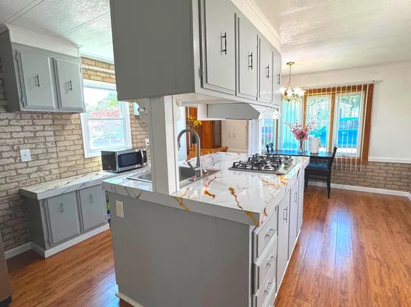 28 Rockywood Ln, Essex, MD 21221