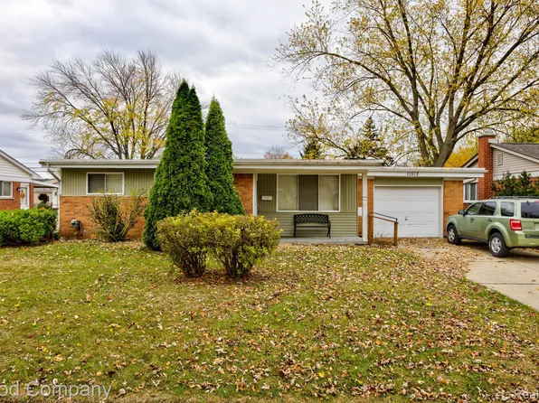 11512 Crown Dr, Sterling Heights, MI 48314