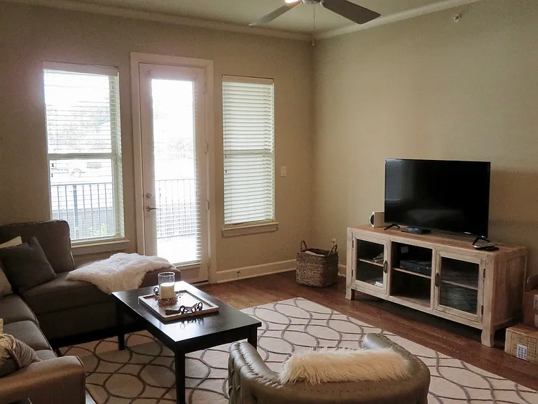 2800 Sandage Ave #203 — Photo 3