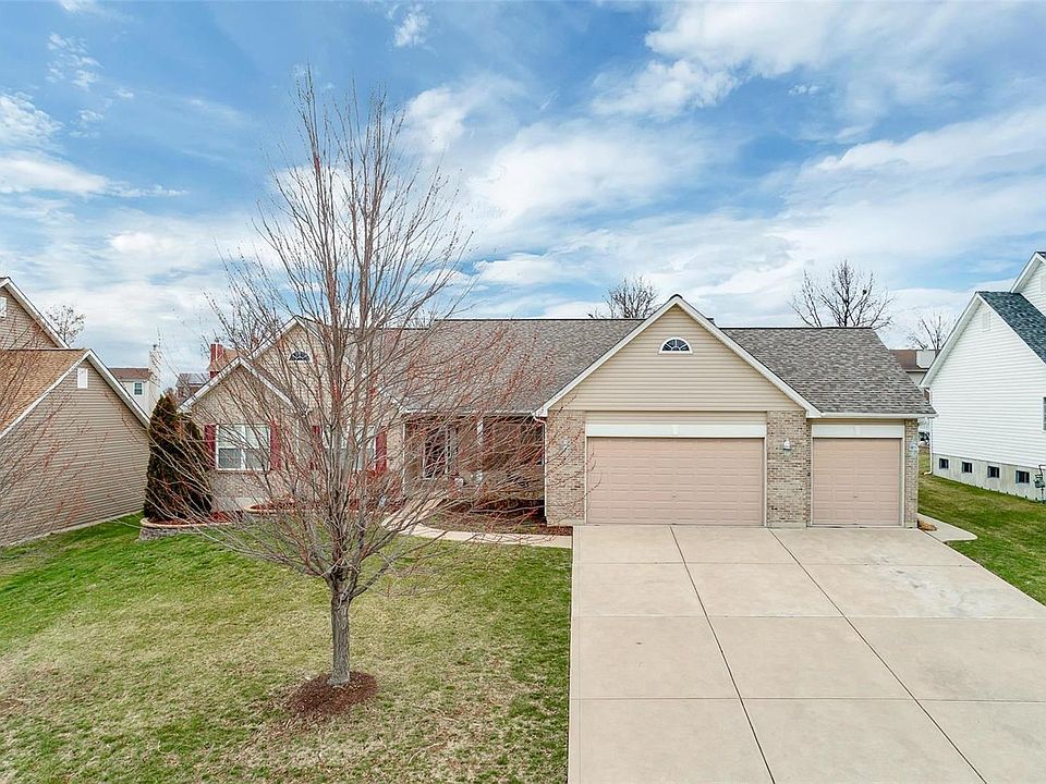 Welcome home!  4 bedrooms and Finished Basement.