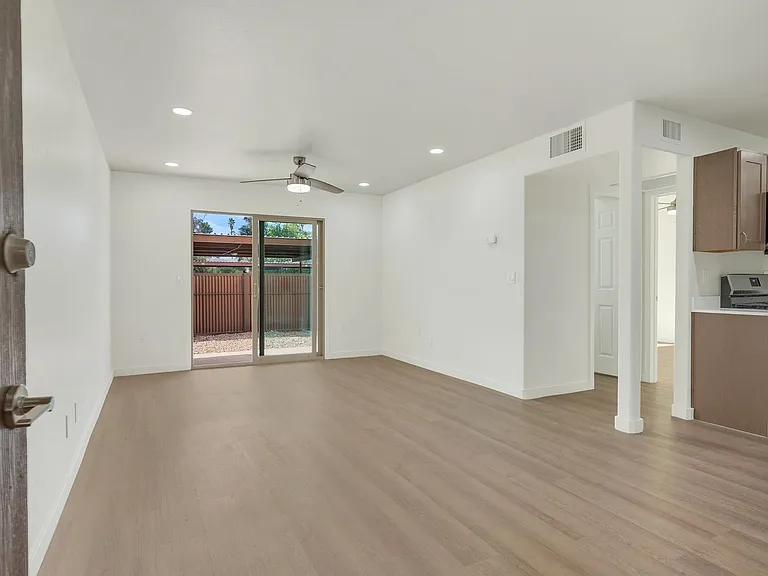 El Dorado Apartments — Photo 83