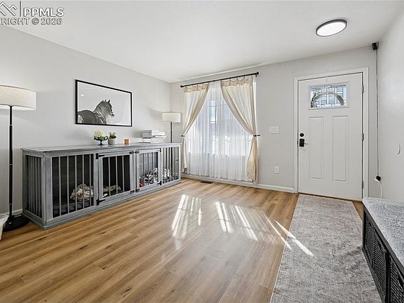 4th image of 795 Winebrook Way