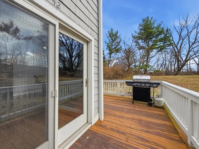 42 Clarewood Dr — Photo 10