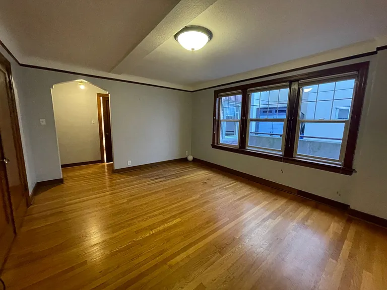 124 Warren Ave N #209 — Photo 8