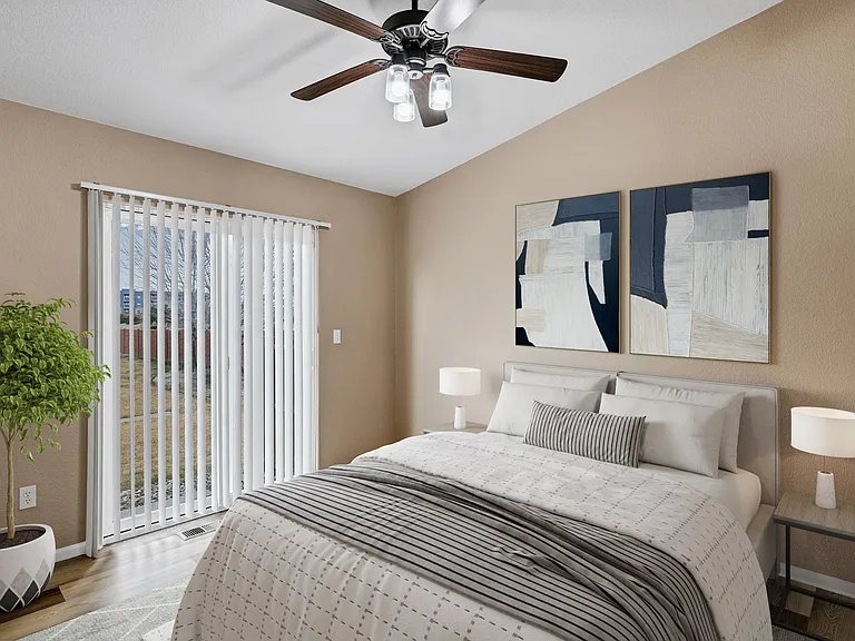 5686 Sunshade Point — Photo 4