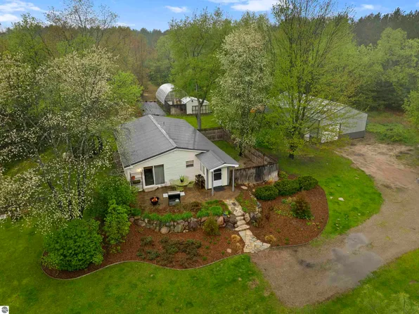 11774 Healy Lake Rd, Bear Lake, MI 49614