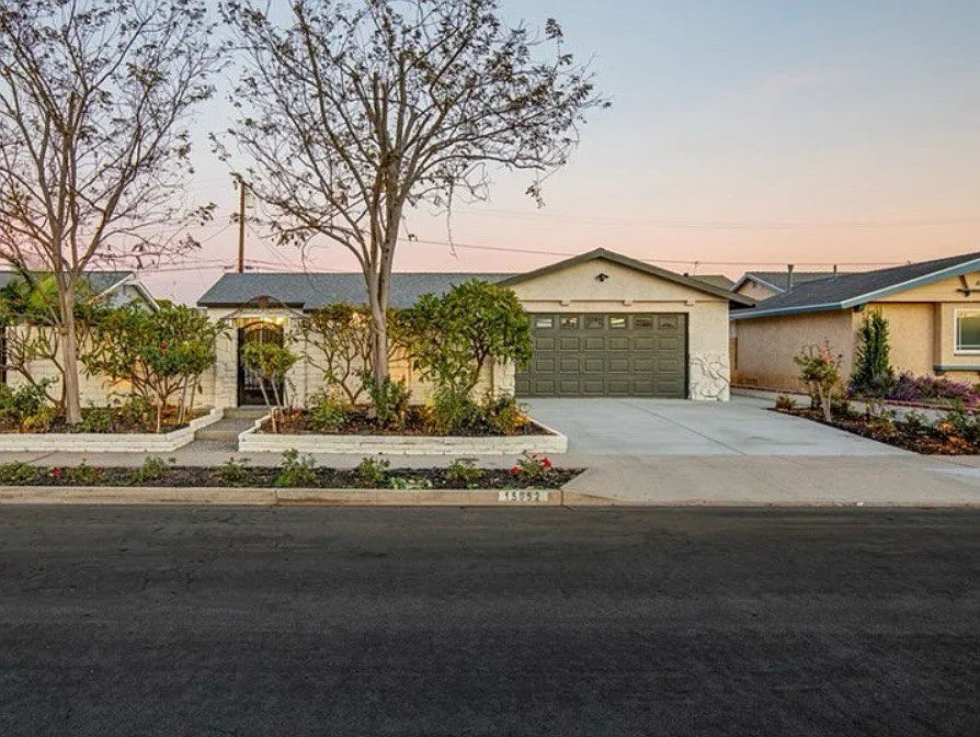 Columbia Ln, Huntington Beach — Photo 3