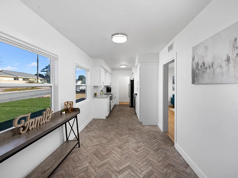 18132 Rainier Dr — Photo 14