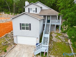 567 Farmingdale Rd SE, Huntsville, AL 35803