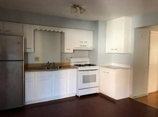 708 Childs St APT A, Wheaton, IL 60187