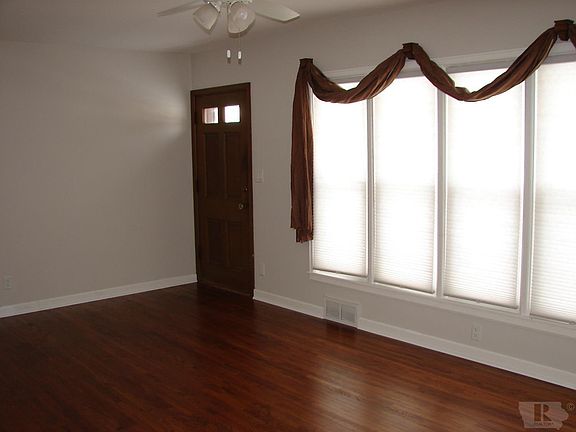 5th image of 913 7th Ave N