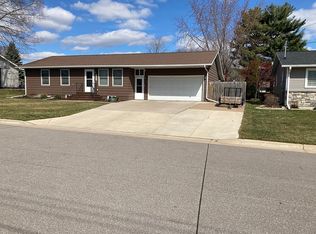 1547 Young Dr W, Onalaska, WI 54650