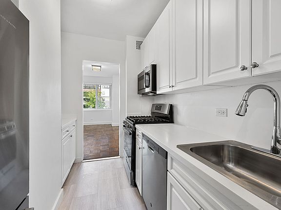 3rd image of 215 E 68th St APT 7J