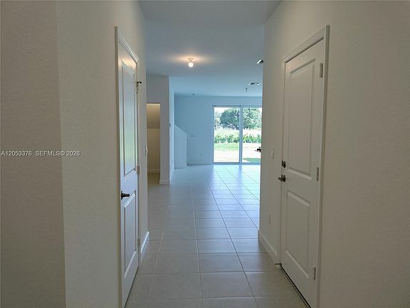 5th image of 694 SE Lake Falls St