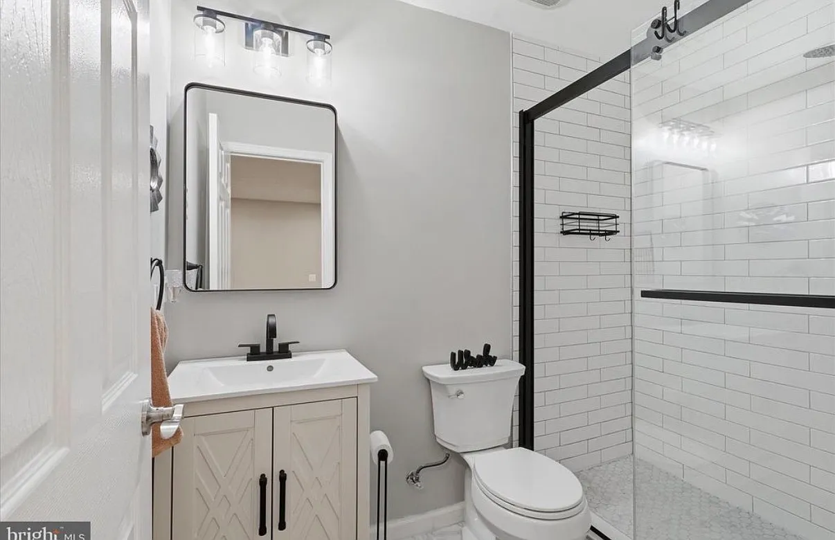 1 bed, 849 sqft, $1,800 — Photo 2
