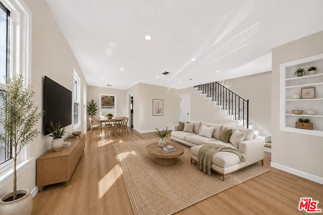2 bed, 2.0 bath, 1007 sqft, $3,850 — Photo 3