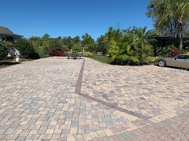 1st image of 6924 Amanda Vista Cir