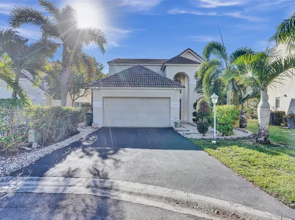 7698 Hibiscus Ln, Pompano Beach, FL 33065