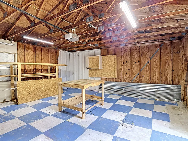 3255 Amherst Ave — Photo 49