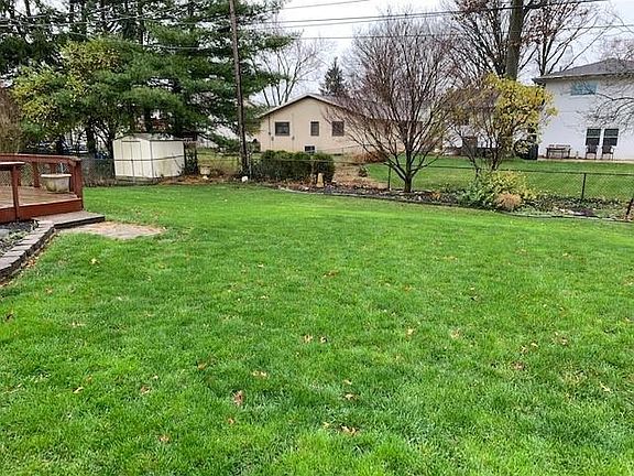 3rd image of 1389 Clydesdale Ave