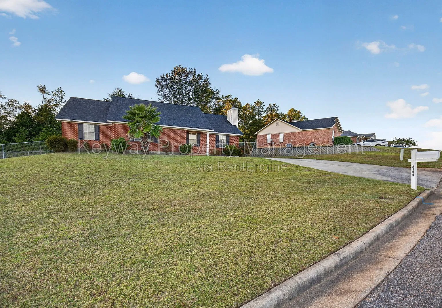 3 bed, 2.0 bath, 1712 sqft, $1,635 — Photo 3