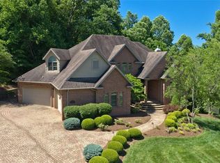 34 Alexander Dr, Williamstown, WV 26187