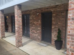 56 Carriage Ln APT B, Destrehan, LA 70047