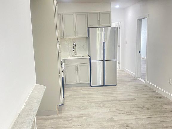 2nd image of 221 Summit Ave APT 2