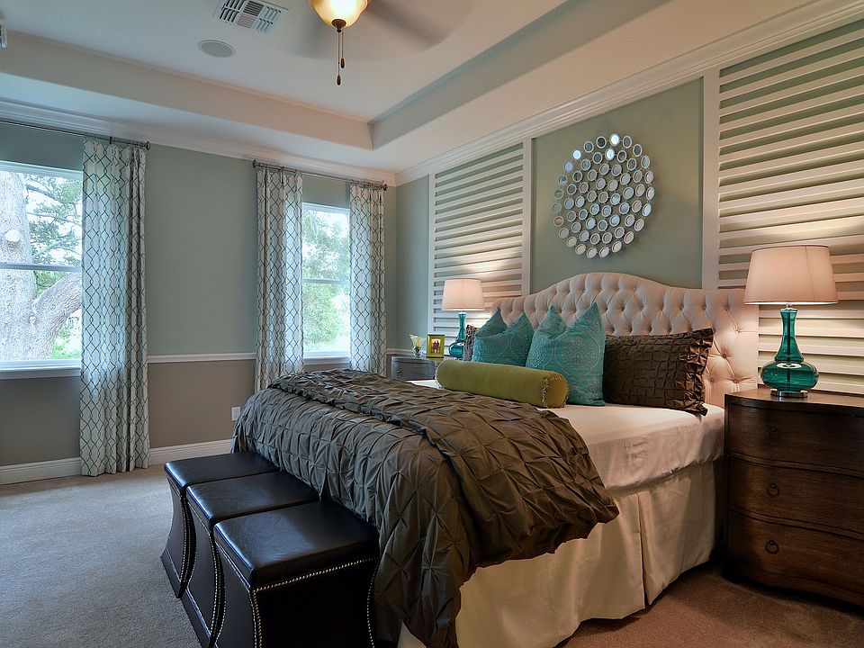652 Lake Cove Pointe Cir