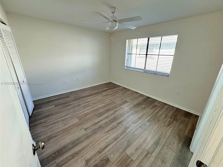 5637 Taft St #5637 — Photo 4