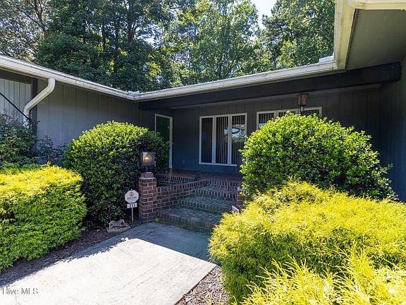 3rd image of 311 Country Club Drive