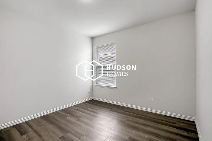 414 Shorty St — Photo 8